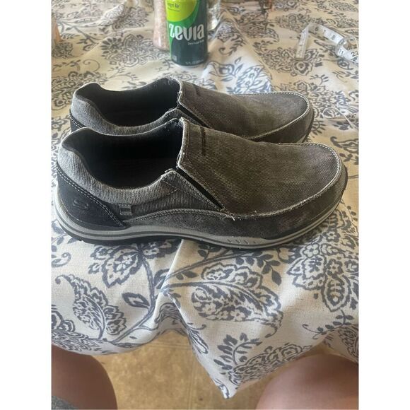 Skechers Mens Black Round Toe Memory Foam Slip-On Casual Shoes Size 9 US - Picture 15 of 15